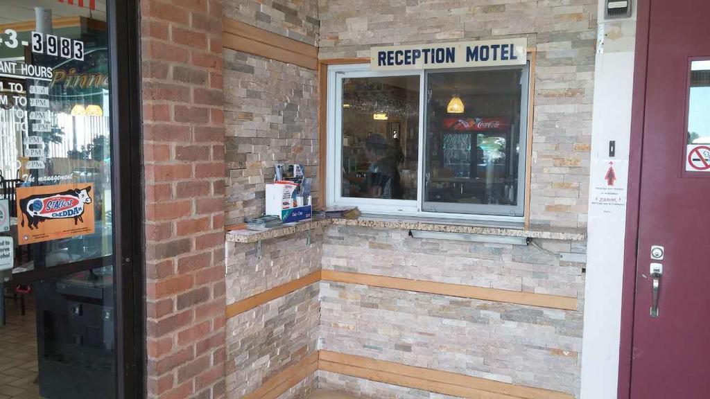 Kc'S Country Inn Vars Exterior photo